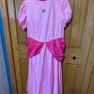 Princess Peach Super Mario bro costume